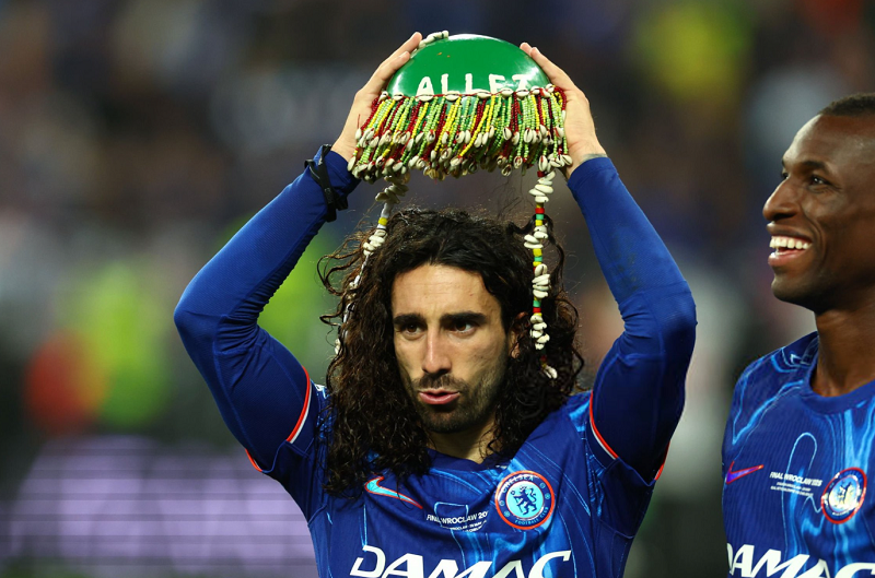 marc-cucurella-bat-chet-antony-khien-chelsea-nga-mu