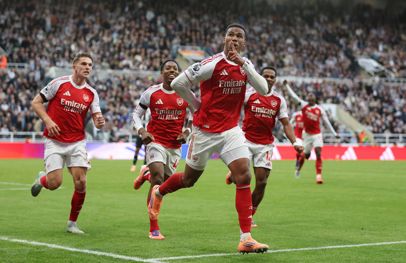 arsenal-noi-dai-mach-thang-hoa
